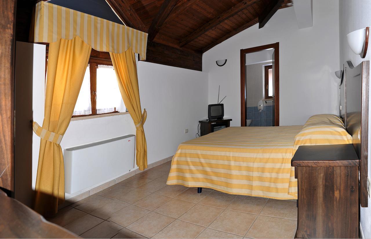 Hotel Pietrapanna Calvello Oda fotoğraf